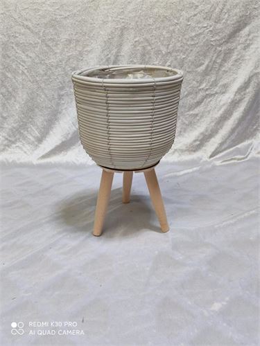 VASO BRANCO COM PATAS MADEIRA 21x21x36CM