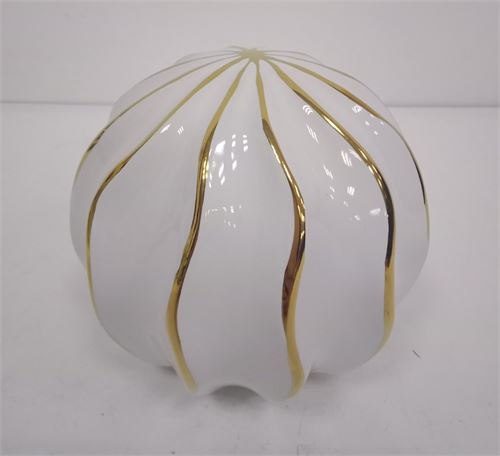 103931311 BOLA DEC BRANCA E DOURADA 12,5X11,5CM