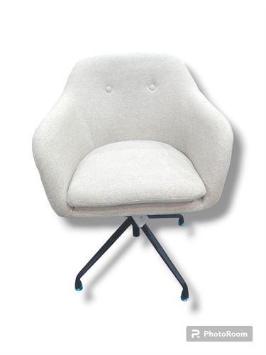 P070289623 POLTRONA BEGE C/PÉS PRETOS 64X64X76/85CM